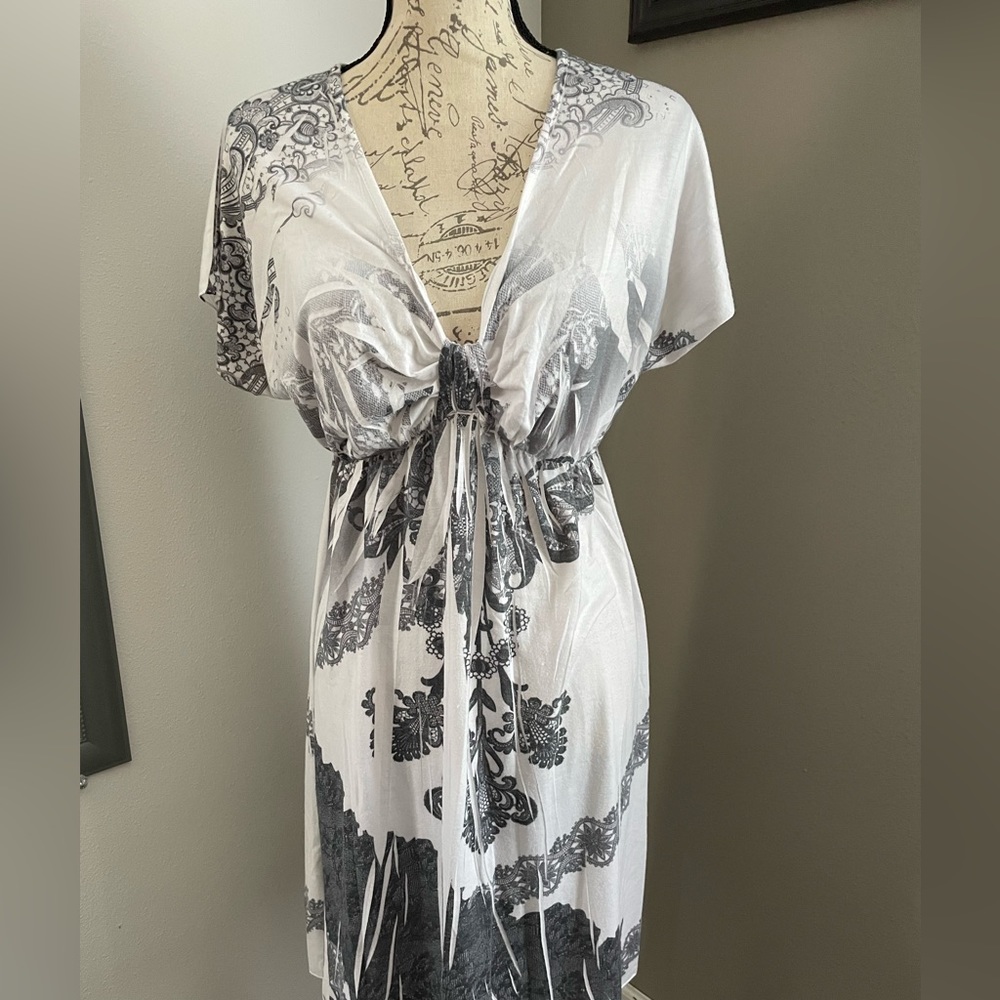 Vintage white and gray V neck summer dress elastic waist